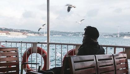 开云体育在线-拜仁封神夜！数据铁幕锁死姆巴佩，欧冠登顶的终极密码