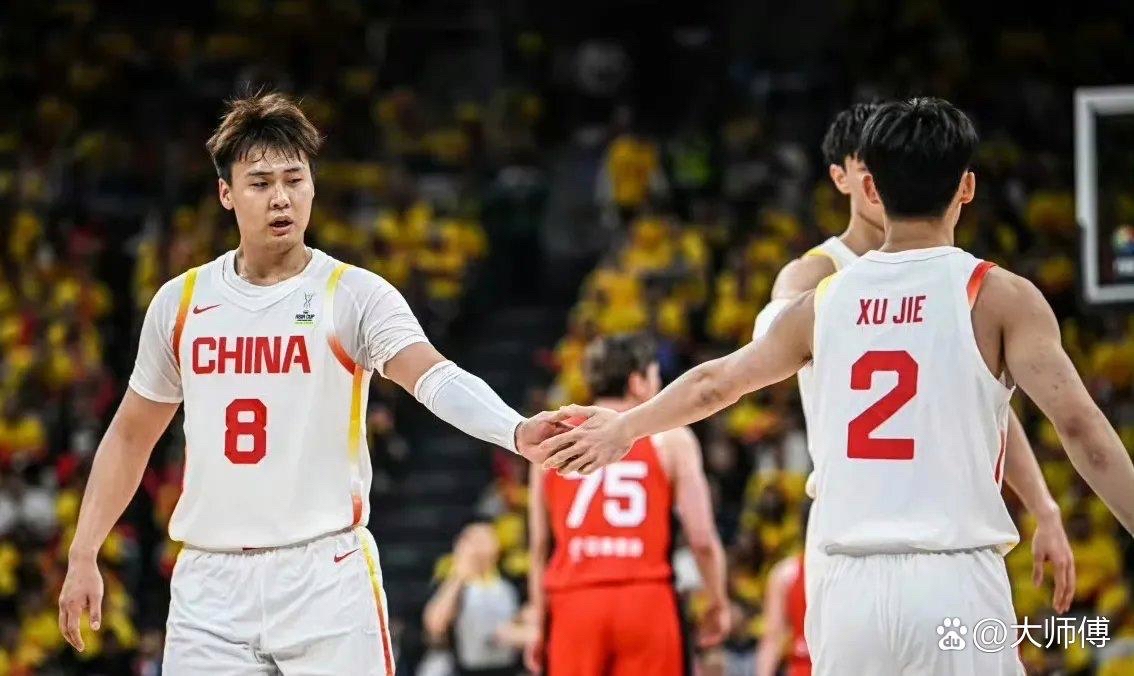 中国队轻取日本队,石宇奇扛起全队 中国队轻取日本队,石宇奇扛起全队