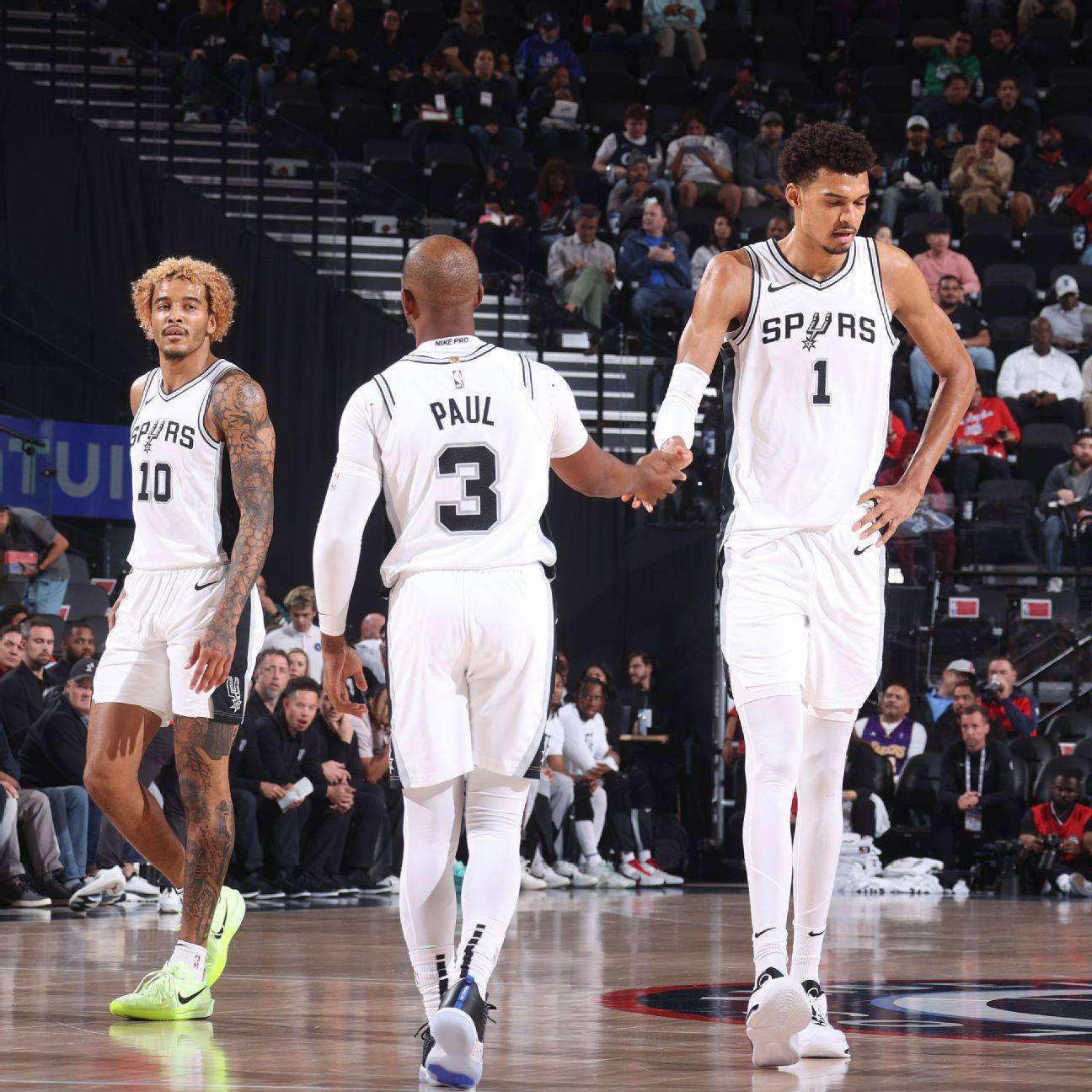 热火翻盘马刺，浓眉哥惊艳四座